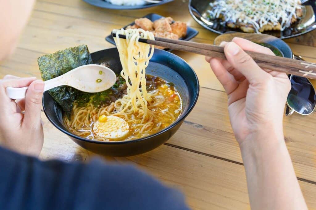 Culinária asiática no Brasil: o impacto da cultura otaku na popularização do ramen 2 image 20