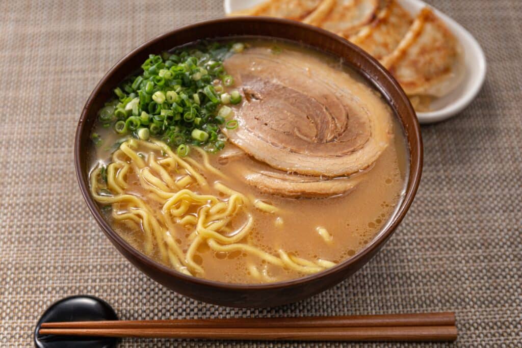 miso ramen caldo