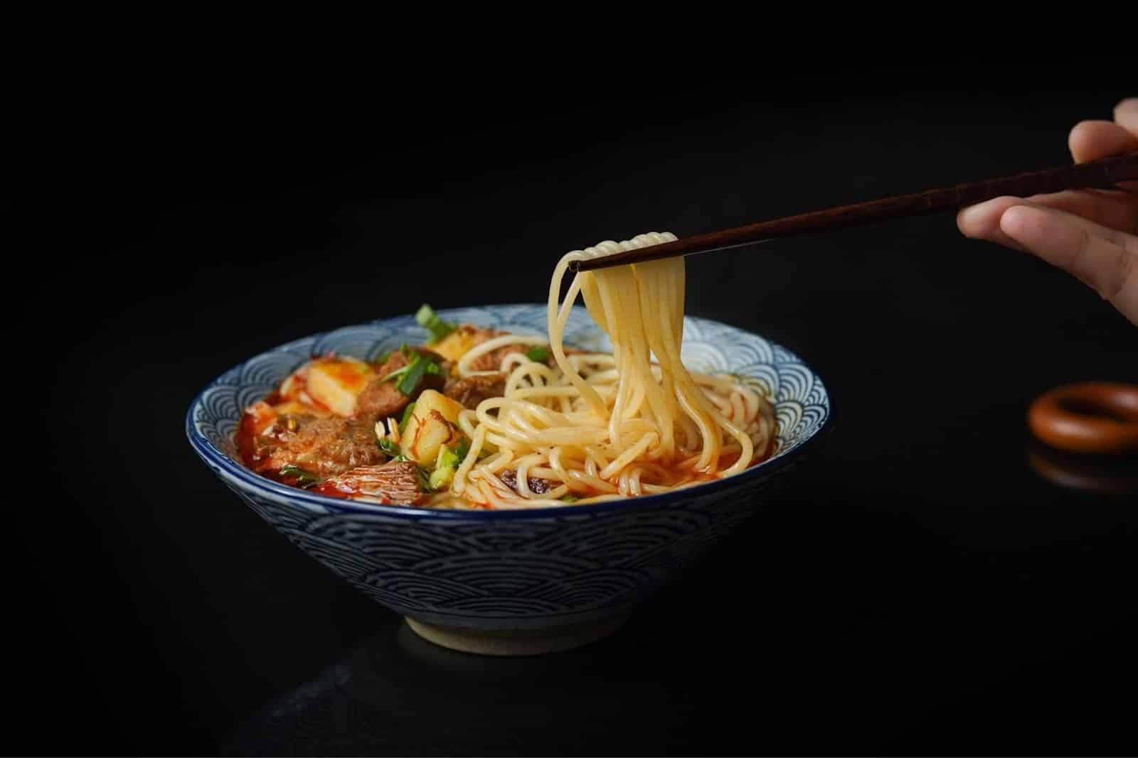 A importância do kansui na textura e sabor do macarrão de lamen 1 Macarrão de lamen