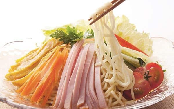 Hiyashi chuka: a salada de ramen que vai refrescar o seu menu de verão 1 Hiyashi Chuka
