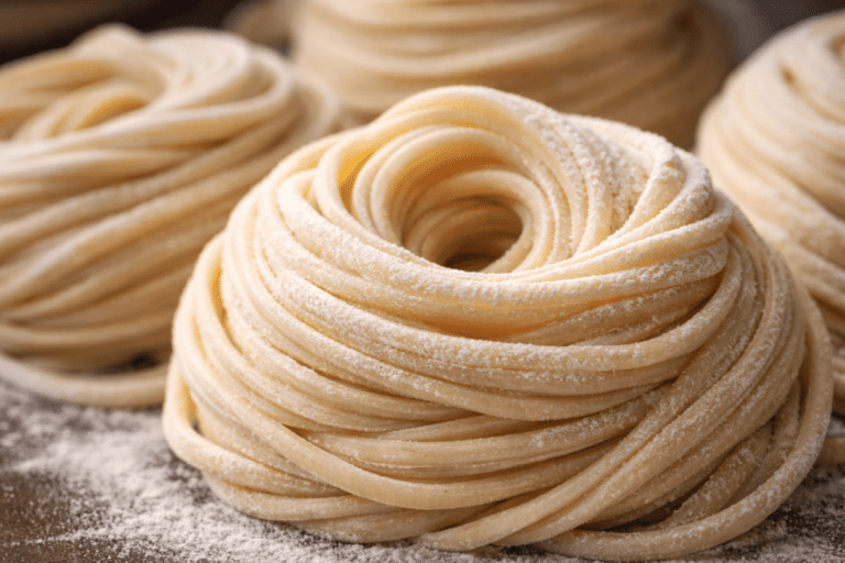 Autêntico macarrão japonês: Porque restaurantes premiados escolhem a Keishi?